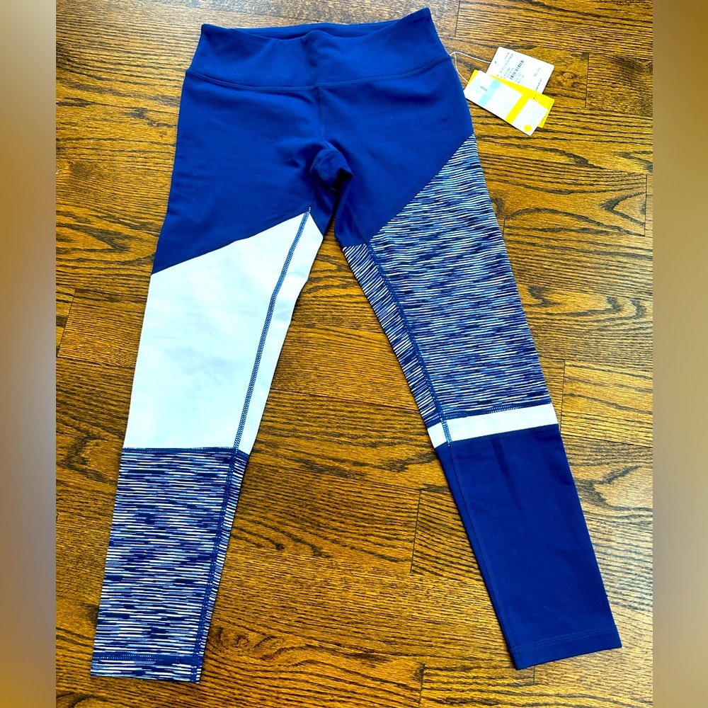 Nordstrom brand, Zella cropped leggings NWT. Size Extra Small.